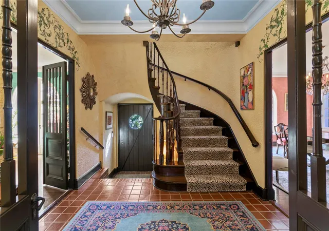 Photo 4 of Single family home for sale at 7211 3rd Avenue S, St Petersburg, FL 33707 | MLS# TB8559961 | Listing updated on 2026-10-23