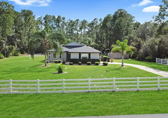 Photo 2 of Single family home for sale at 30526 Hawthorn Ave, Eustis, FL 32736 | MLS# O6451393 | Listing updated on 2026-10-22