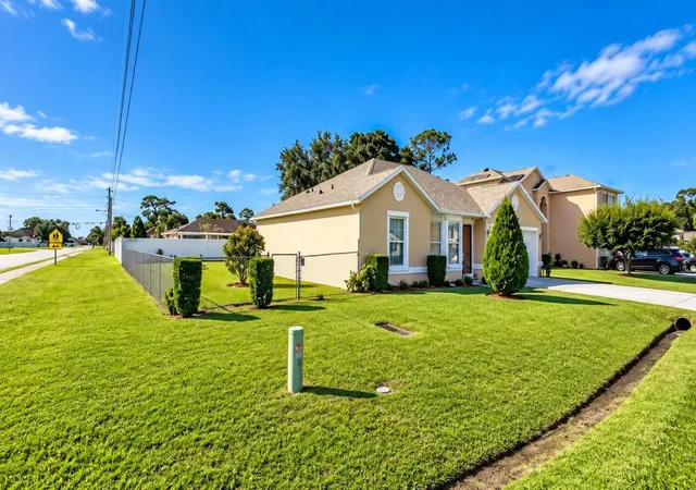 Photo 1 of Single family home for sale at 148 DORCHESTER COURT, Kissimmee, FL 34758 | MLS# O6451394 | Listing updated on 2026-10-23
