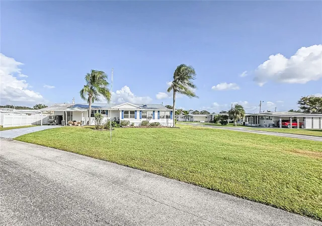 Photo 3 of Manufactured home for sale at 37233 Beverly Ave, Zephyrhills, FL 33542 | MLS# TB8559963 | Listing updated on 2026-10-28