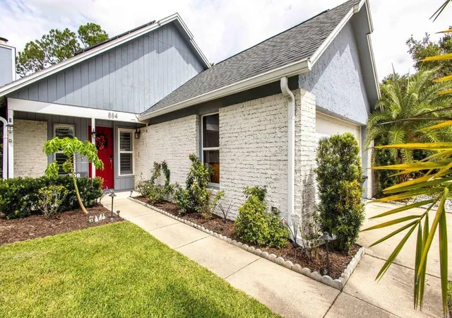 Photo 2 of Single family home for sale at 884 N Lake Sterling Ct, Casselberry, FL 32707 | MLS# O6451400 | Listing updated on 2026-10-25