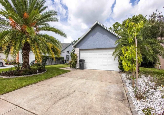 Photo 4 of Single family home for sale at 884 N Lake Sterling Ct, Casselberry, FL 32707 | MLS# O6451400 | Listing updated on 2026-10-25