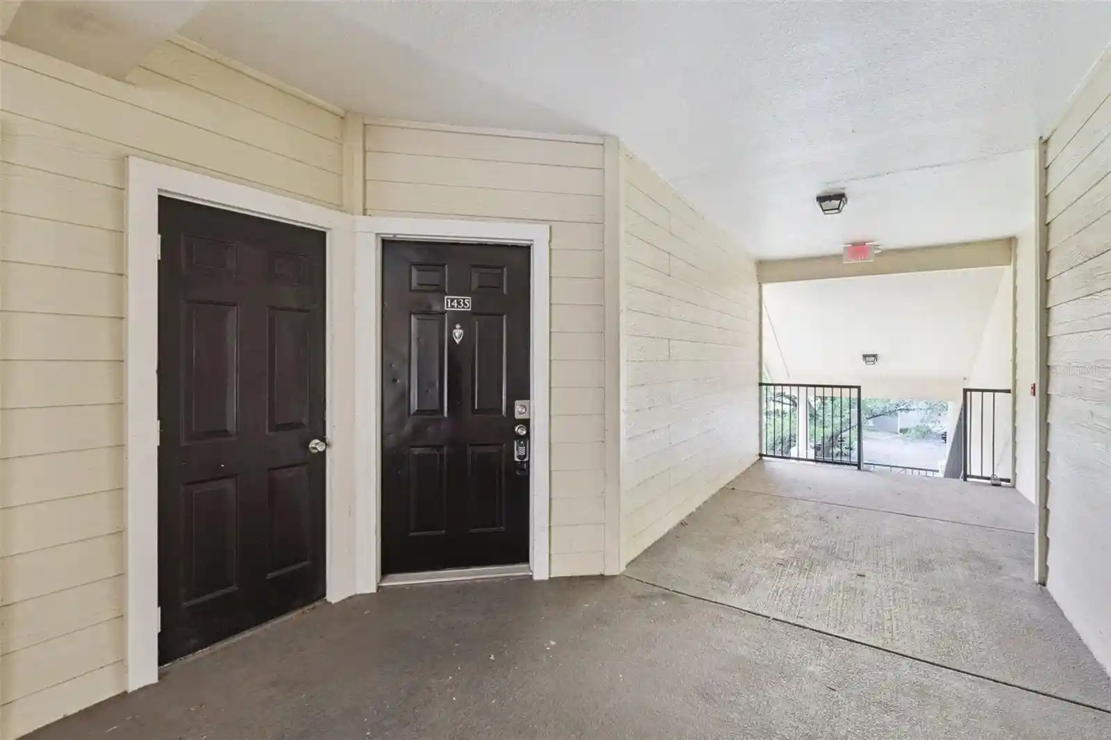 Listing Photo 2 - Condo for sale in 2558 Robert Trent Jones Dr located at 2558 Robert Trent Jones Dr, Orlando, FL 32835 - Unit #1435