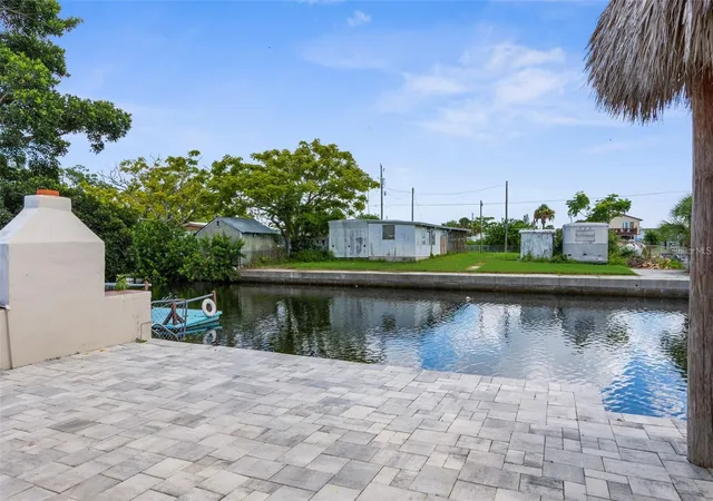 Photo 2 of Manufactured home for sale at 6738 Osprey Ln, Hudson, FL 34667 | MLS# W7890479 | Listing updated on 2026-10-21
