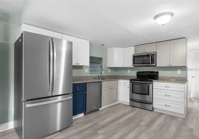 Photo 3 of Manufactured home for sale at 6738 Osprey Ln, Hudson, FL 34667 | MLS# W7890479 | Listing updated on 2026-10-21