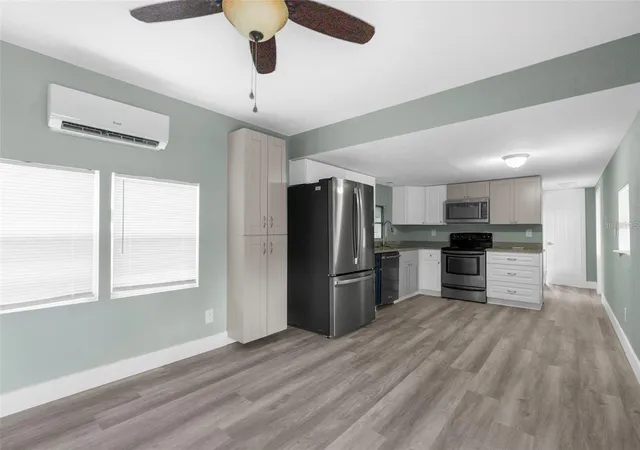 Photo 4 of Manufactured home for sale at 6738 Osprey Ln, Hudson, FL 34667 | MLS# W7890479 | Listing updated on 2026-10-21