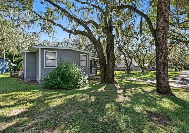 Photo 3 of Single family home for sale at 1916 Beachway Ln, Odessa, FL 33556 | MLS# TB8559979 | Listing updated on 2026-10-22