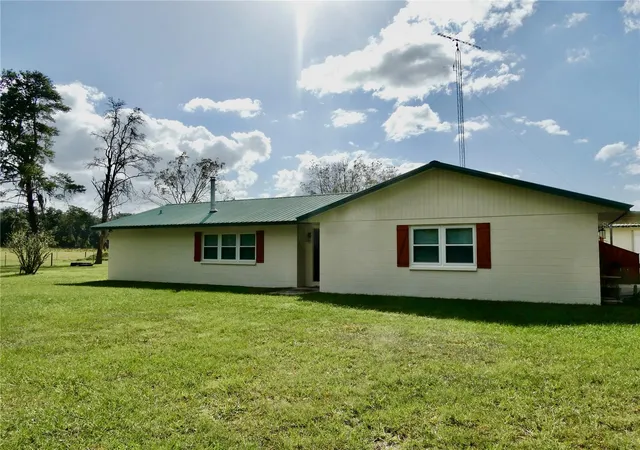 Single family home for sale at 3019 SE 90th Avenue, NEWBERRY, FL 32669 | MLS# GC544331