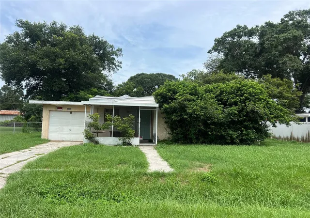 Photo 1 of Sale Pending at 1042 30th Street Nw, Winter Haven, FL 33881 | MLS# P4940226 | Listing updated on 2026-10-30