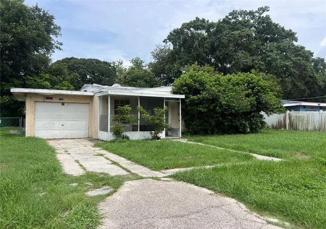 Photo 2 of Sale Pending at 1042 30th Street NW, Winter Haven, FL 33881 | MLS# P4940226 | Listing updated on 2026-10-30