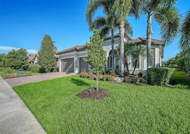 Photo 3 of Single family home for sale at 16925 Pelham Pl, Bradenton, FL 34202 | MLS# A4710294 | Listing updated on 2026-10-23