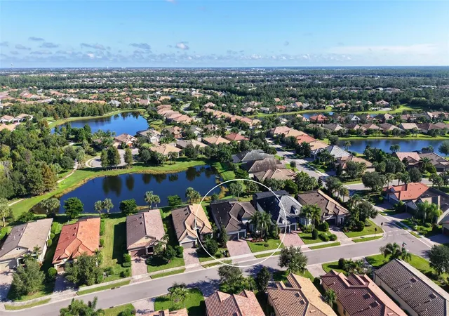 Photo 4 of Single family home for sale at 16925 Pelham Pl, Bradenton, FL 34202 | MLS# A4710294 | Listing updated on 2026-10-23