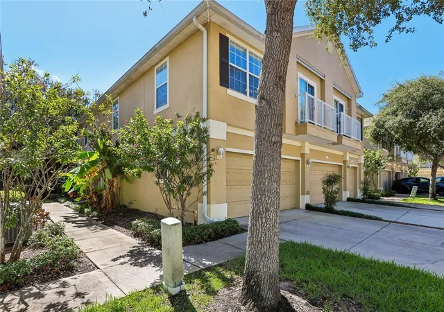 Photo 3 of Townhouse for sale at 6736 Breezy Palm Dr, Riverview, FL 33578 | MLS# TB8560001 | Listing updated on 2026-10-22