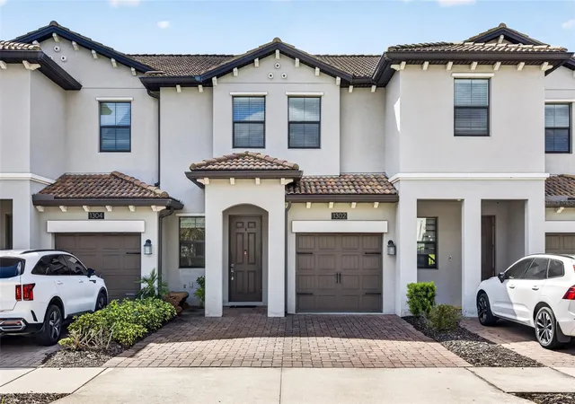 Photo 3 of Townhouse for sale at 1302 Royal St George Blvd #1302, Davenport, FL 33896 | MLS# O6451430 | Listing updated on 2026-10-23