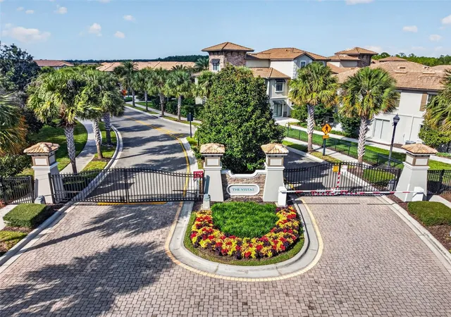 Photo 2 of Townhouse for sale at 1302 Royal St George Blvd #1302, Davenport, FL 33896 | MLS# O6451430 | Listing updated on 2026-10-23