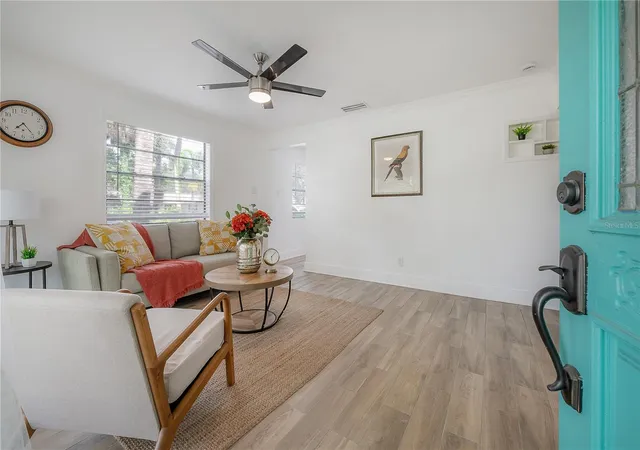 Photo 1 of Single family home for sale at 2118 S Venus St, Tampa, FL 33629 | MLS# TB8560016 | Listing updated on 2026-10-21