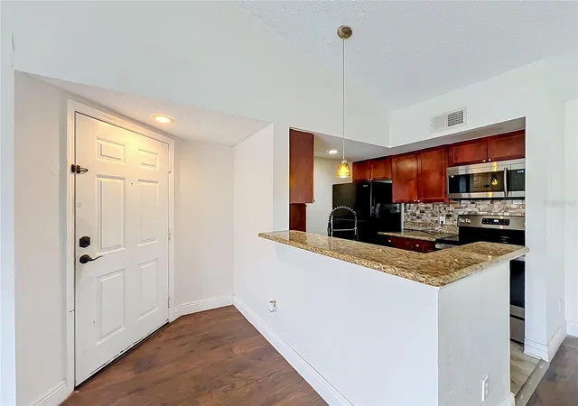 Photo 4 of House for sale at 5116 Conroy Rd #23, Orlando, FL 32811 | MLS# L4965931 | Listing updated on 2026-10-23