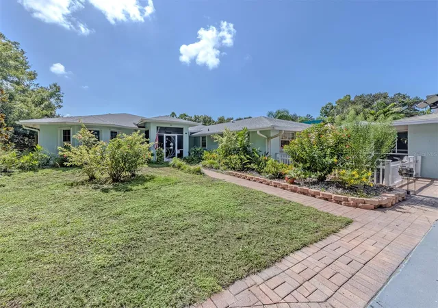 Photo 1 of Single family home for sale at 740 Arabian Cir, Nokomis, FL 34275 | MLS# N6146291 | Listing updated on 2026-10-28