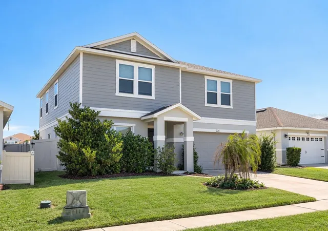 Photo 1 of Single family home for sale at 226 Sunfish Dr, Winter Haven, FL 33881 | MLS# TB8560021 | Listing updated on 2026-10-23