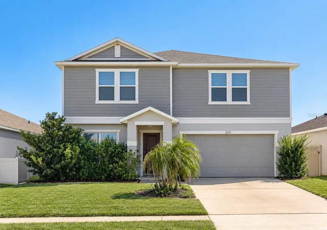 Photo 2 of Single family home for sale at 226 Sunfish Dr, Winter Haven, FL 33881 | MLS# TB8560021 | Listing updated on 2026-10-23