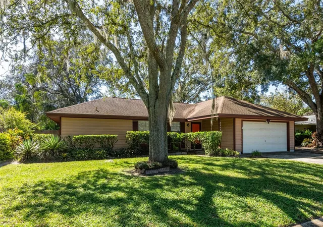 Photo 1 of Single family home for sale at 2305 Forrest Crst Cir, Lutz, FL 33549 | MLS# TB8560036 | Listing updated on 2026-10-23
