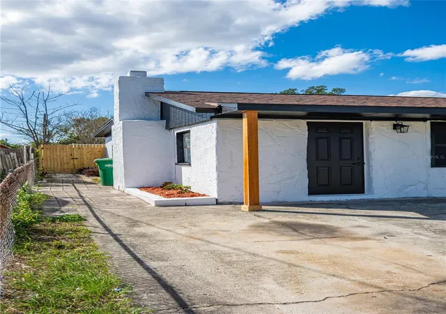 Photo 1 of Single family home for sale at 3414 Carioca Ct, Tampa, FL 33605 | MLS# TB8560037 | Listing updated on 2026-10-22