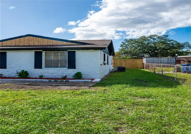 Photo 2 of Single family home for sale at 3414 Carioca Ct, Tampa, FL 33605 | MLS# TB8560037 | Listing updated on 2026-10-22