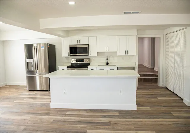 Photo 3 of Single family home for sale at 3414 Carioca Ct, Tampa, FL 33605 | MLS# TB8560037 | Listing updated on 2026-10-22