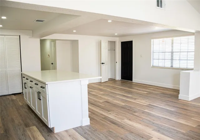 Photo 4 of Single family home for sale at 3414 Carioca Ct, Tampa, FL 33605 | MLS# TB8560037 | Listing updated on 2026-10-22