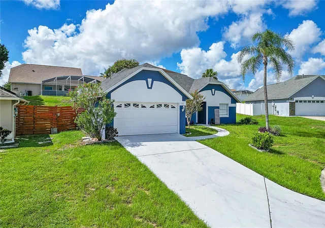 Photo 1 of Single family home for sale at 5565 Loma Vista Loop, Davenport, FL 33896 | MLS# O6451473 | Listing updated on 2026-10-27