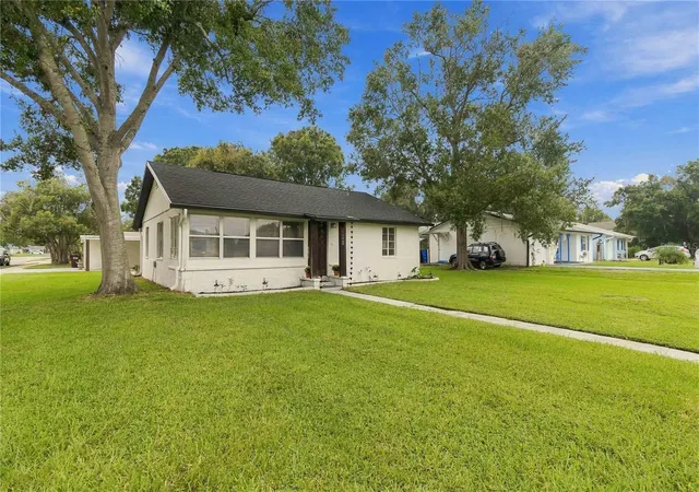 Photo 3 of Single family home for sale at 438 Virginia Ave, Saint Cloud, FL 34769 | MLS# S5159921 | Listing updated on 2026-10-23