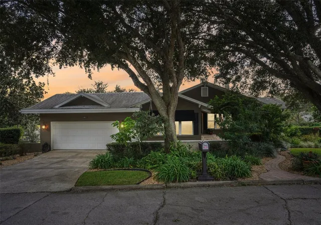 Single family home for sale at 1501 Fahnstock St, EUSTIS, FL 32726 | MLS# G5119305