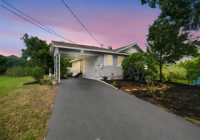 Single family home for sale at 2115 55th Avenue E, BRADENTON, FL 34203 | MLS# A4710306