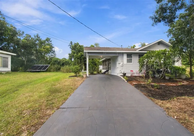 Photo 2 of Single family home for sale at 2115 55th Avenue E, Bradenton, FL 34203 | MLS# A4710306 | Listing updated on 2026-10-29