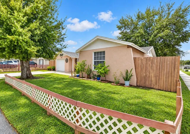 Photo 2 of Single family home for sale at 10110 Moores Ml Ct, Tampa, FL 33615 | MLS# TB8560055 | Listing updated on 2026-10-23