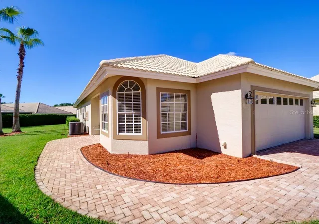 Photo 1 of Single family home for sale at 9013 Heathland Ct, Mount Dora, FL 32757 | MLS# O6451477 | Listing updated on 2026-10-22