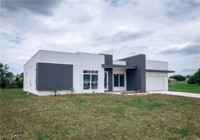 Single family home for sale at 2916 Winlock Ave, DELTONA, FL 32738 | MLS# S5159928