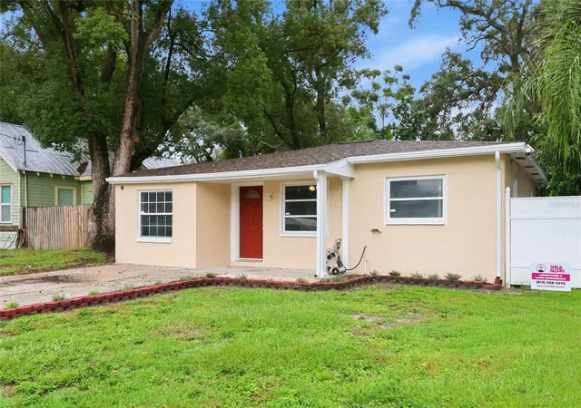 Photo 1 of Single family home for sale at 8407 N Newport Ave, Tampa, FL 33604 | MLS# TB8560082 | Listing updated on 2026-10-30
