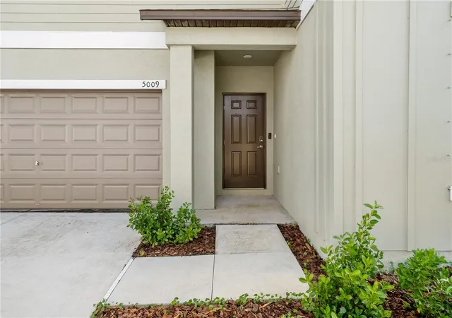 Photo 3 of Single family home for sale at 5009 Fiddle Fig Ave, Wimauma, FL 33598 | MLS# TB8560085 | Listing updated on 2026-10-23
