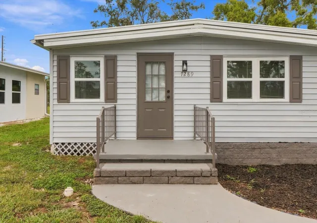 Photo 4 of Manufactured home for sale at 7289 Fairlane Ave, Brooksville, FL 34613 | MLS# OM734413 | Listing updated on 2026-10-21