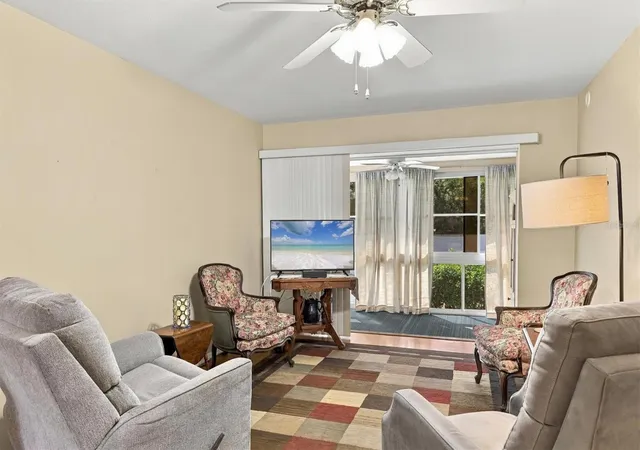 Photo 4 of Condo for sale at 3950 Roxane Blvd #3B, Sarasota, FL 34235 | MLS# A4710322 | Listing updated on 2026-10-25
