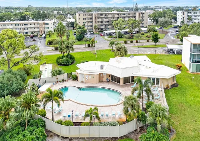 Photo 2 of Condo for sale at 4440 Ironwood Cir #206D, Bradenton, FL 34209 | MLS# A4710326 | Listing updated on 2026-10-22