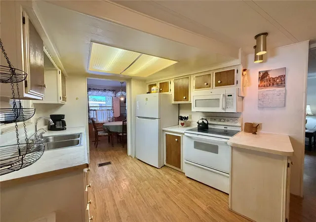 Photo 4 of Manufactured home for sale at 120 Camellia Trl, Leesburg, FL 34748 | MLS# G5119312 | Listing updated on 2026-10-22
