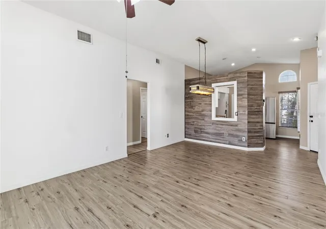 Photo 4 of Single family home for sale at 1611 Bridgeview Cir, Orlando, FL 32824 | MLS# O6451513 | Listing updated on 2026-10-22
