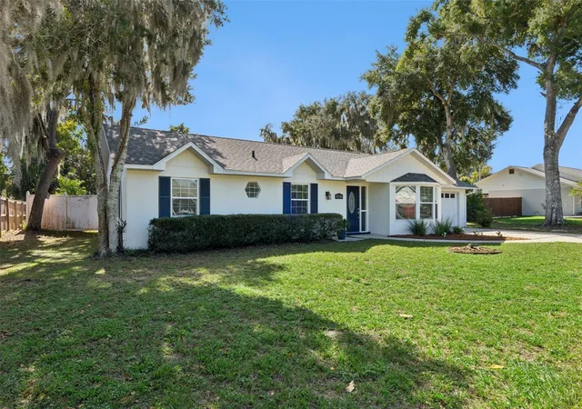 Photo 4 of Single family home for sale at 5246 Royal Oak Dr, Fruitland Park, FL 34731 | MLS# G5119315 | Listing updated on 2026-10-23