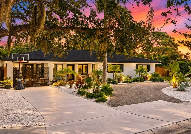 Single family home for sale at 2375 Datura St, SARASOTA, FL 34239 | MLS# A4710331