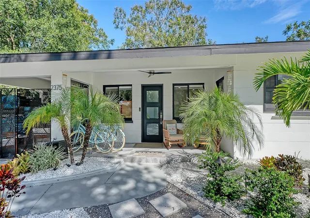 Photo 3 of Single family home for sale at 2375 Datura St, Sarasota, FL 34239 | MLS# A4710331 | Listing updated on 2026-10-23