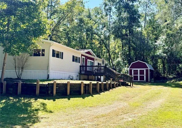 Photo 3 of Manufactured home for sale at 664 Sw Kentucky St, Fort White, FL 32038 | MLS# GC544336 | Listing updated on 2026-10-22