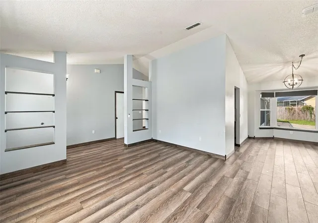 Photo 4 of Single family home for sale at 6906 Sawmill Blvd, Ocoee, FL 34761 | MLS# S5159933 | Listing updated on 2026-10-29