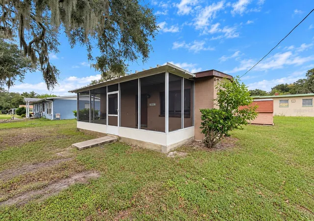 Single family home for sale at 1104 Crosby St, LEESBURG, FL 34748 | MLS# S5159935